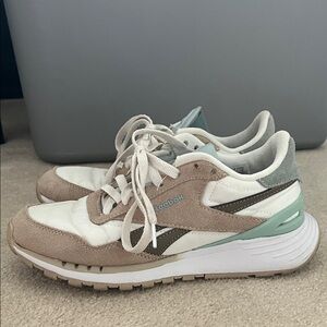 Reebok Women's Sneaker